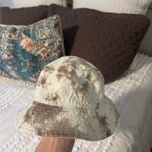 Madewell Tie-Dye Short-Brimmed Bucket Hat